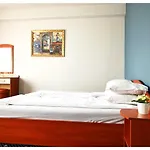 Rahovets Hotel
